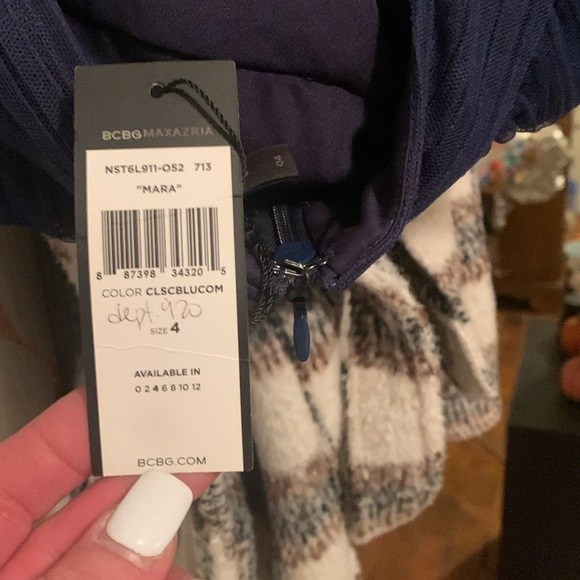 BCBG MAXAZRIA,sz04 “Mara” navy blue gown. N.w.t. - Picture 4 of 4